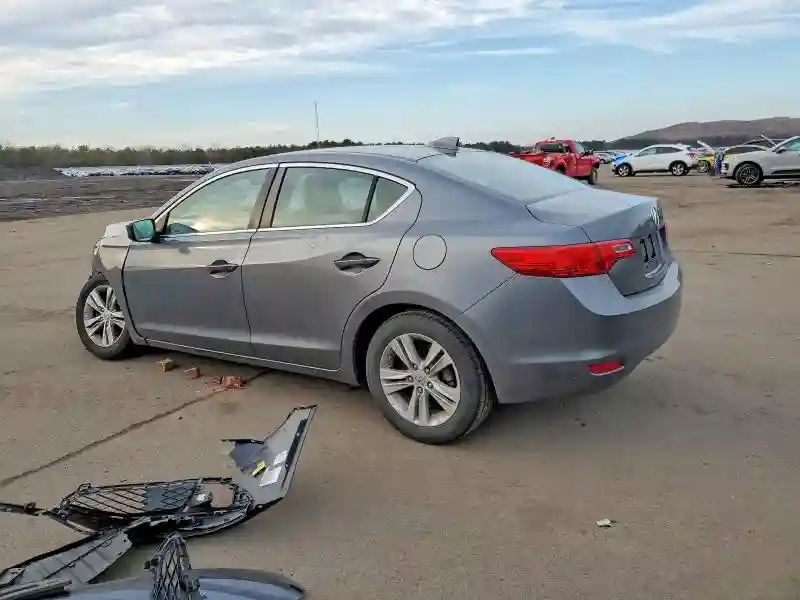 19VDE1F33DE004107 2013 ACURA ILX-1