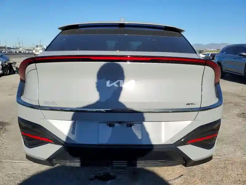 5XYC44JA7SG010151 2025 KIA EV6 GT LIN-5