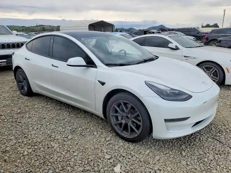 5YJ3E1EA3PF452929 2023 TESLA MODEL 3-3