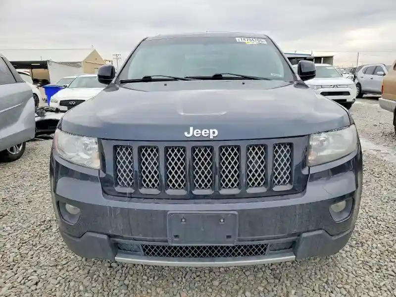 1C4RJFAT6DC586790 2013 JEEP GRAND CHEROKEE-4