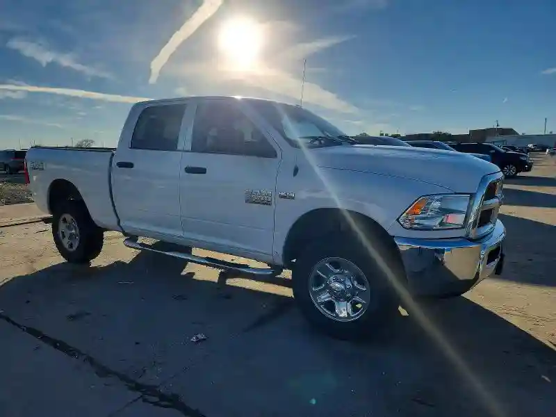 3C6UR5CJXJG155961 2018 RAM 2500-3