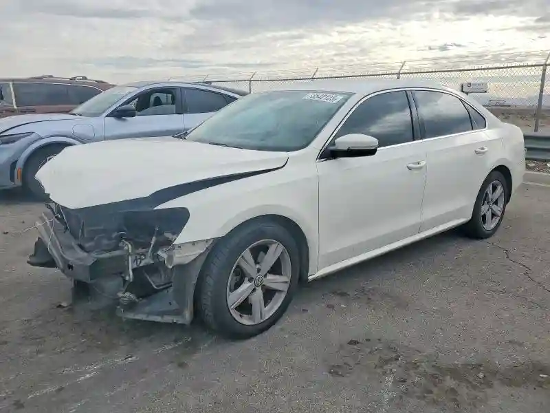 1VWBP7A38EC015337 2014 VOLKSWAGEN PASSAT-0