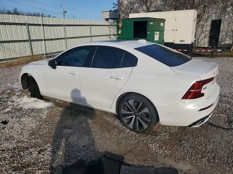 7JRL12FZ9NG154167 2022 VOLVO S60 B5 MOM-1
