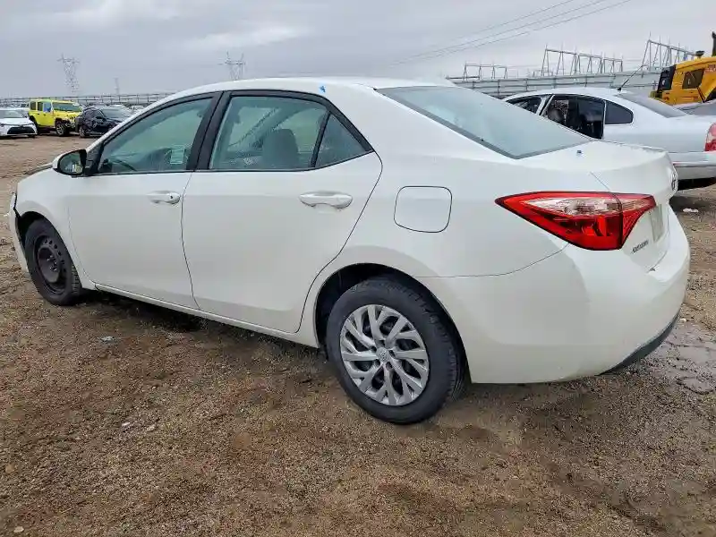 5YFBURHE6JP775265 2018 TOYOTA COROLLA-1