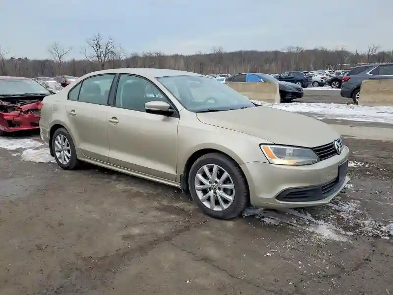 3VWDP7AJ8CM114842 2012 VOLKSWAGEN JETTA-3