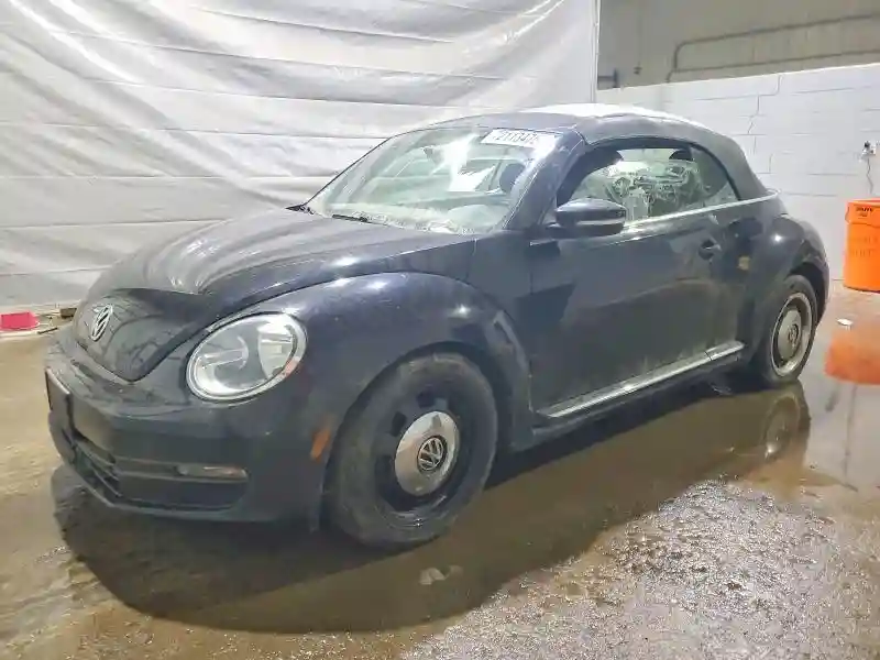 3VW517AT9FM808581 2015 VOLKSWAGEN BEETLE-0