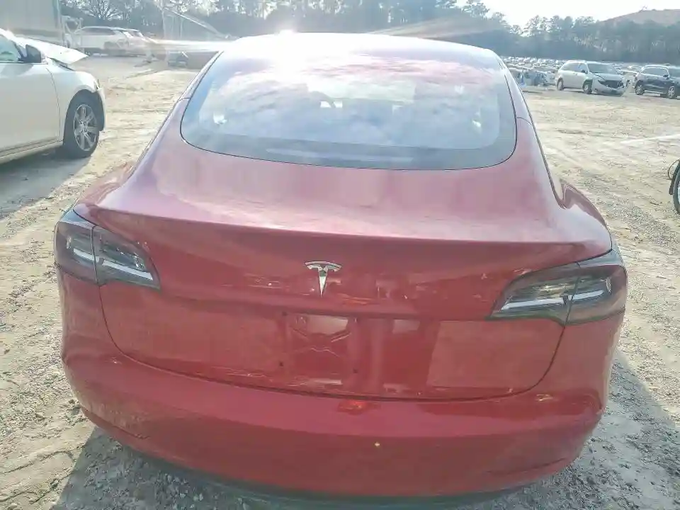 5YJ3E1EA4JF007090 2018 TESLA MODEL 3-5