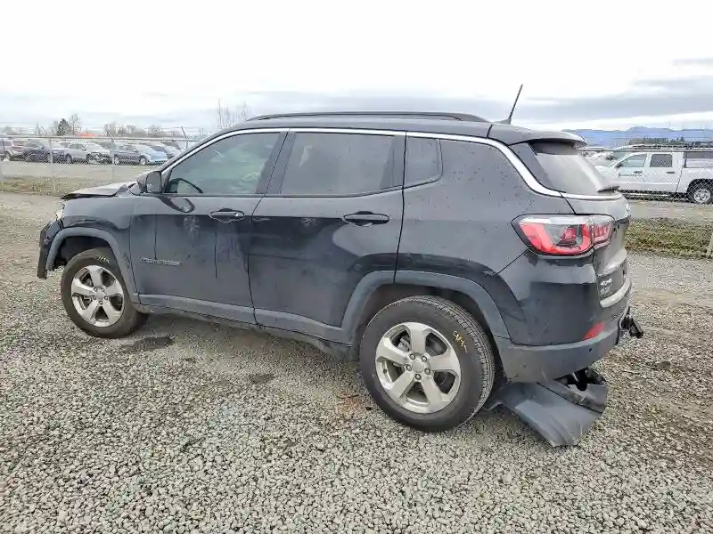 3C4NJDBB8JT117483 2018 JEEP COMPASS-1