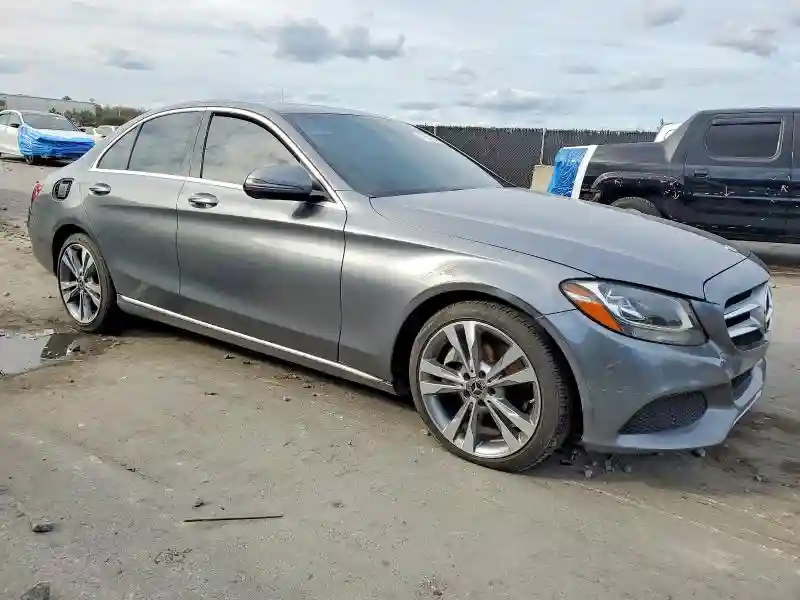 55SWF4JB2JU247103 2018 MERCEDES-BENZ C-CLASS-3