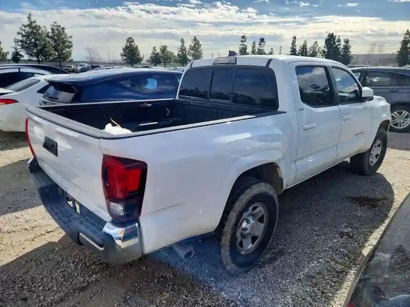 5TFAX5GN6JX118707 2018 TOYOTA TACOMA-2