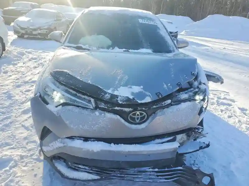NMTKHMBX6JR001797 2018 TOYOTA C-HR-4