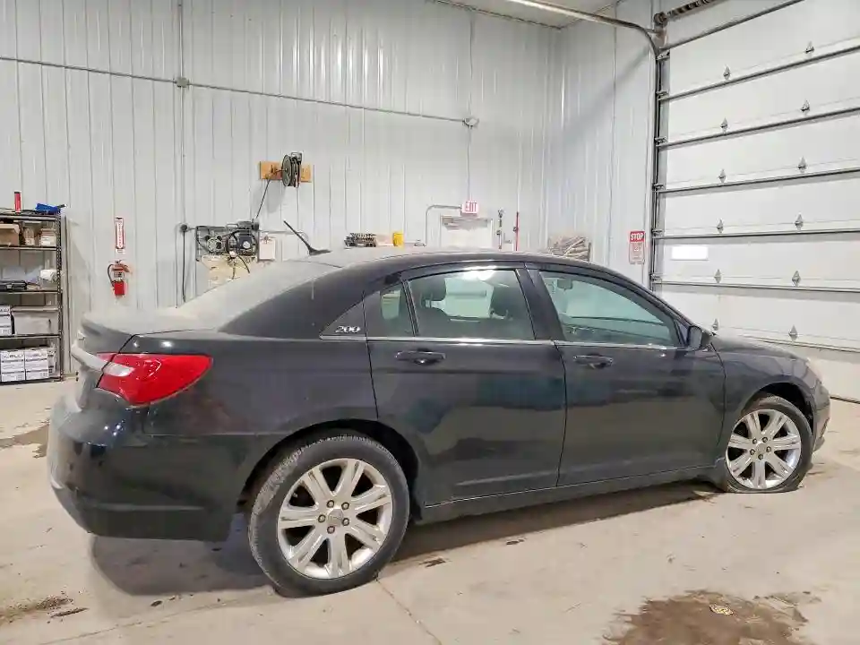 1C3BC1FB5BN612199 2011 CHRYSLER 200-2