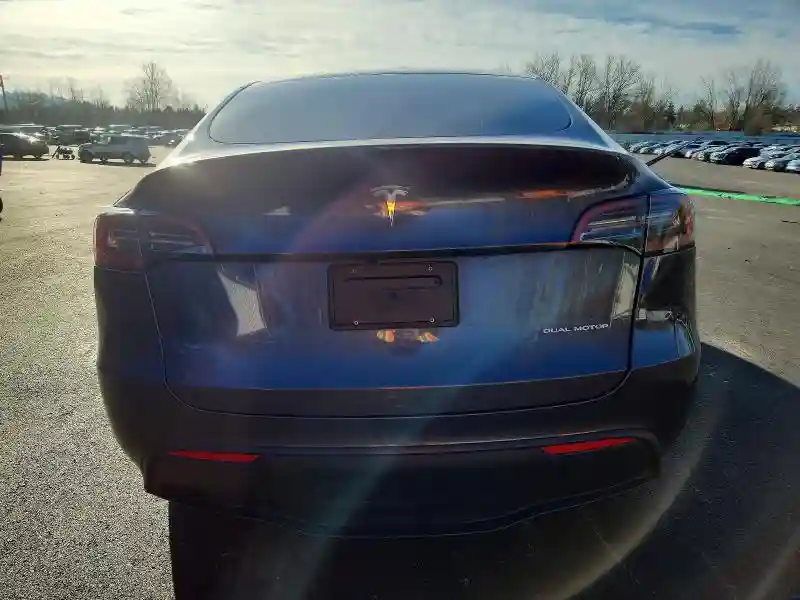 7SAYGAEE7PF771059 2023 TESLA MODEL Y-5