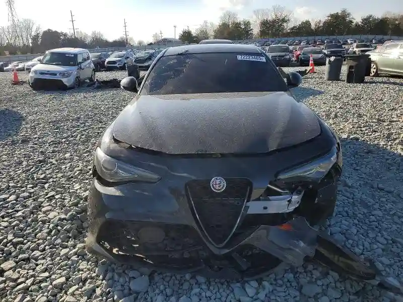 ZARFAMBN6K7622755 2019 ALFA ROMEO GIULIA-3