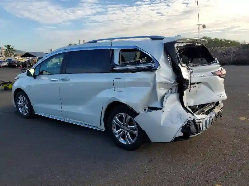 5TDESKFC1NS061875 2022 TOYOTA SIENNA-1