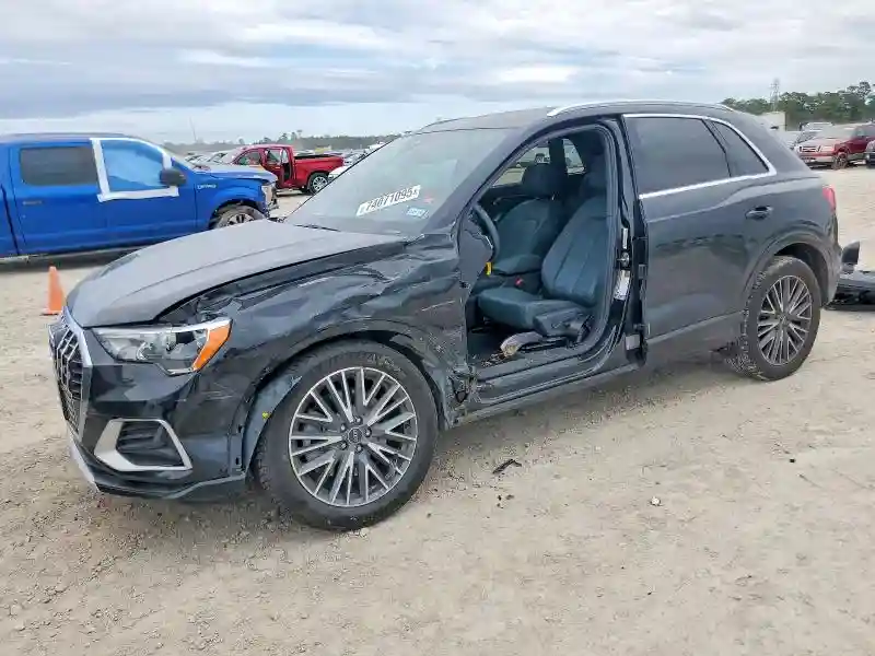 WA1AUCF33M1104780 2021 AUDI Q3-0