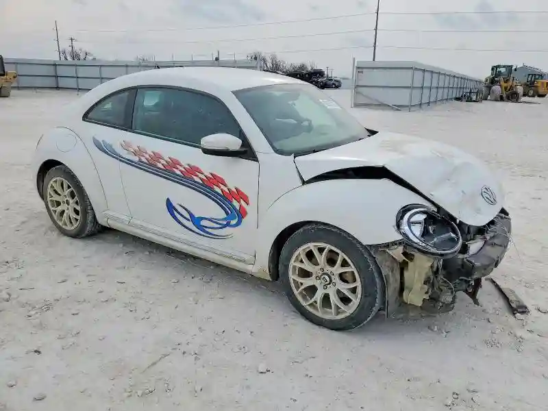 3VWJP7AT1DM624424 2013 VOLKSWAGEN BEETLE-3