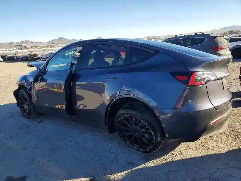 7SAYGDEE1PF905498 2023 TESLA MODEL Y-0