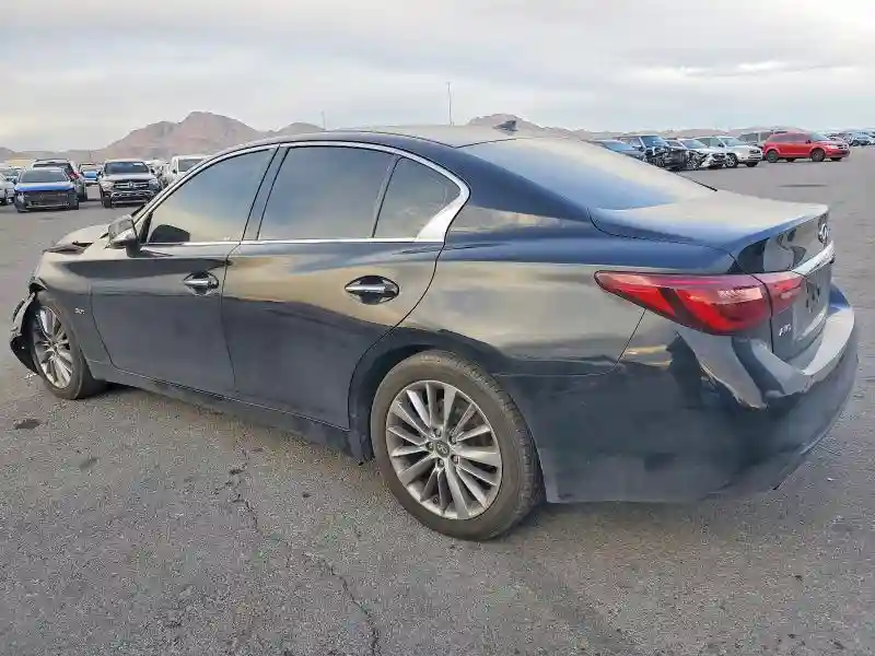 JN1EV7AR7JM440761 2018 INFINITI Q50-1