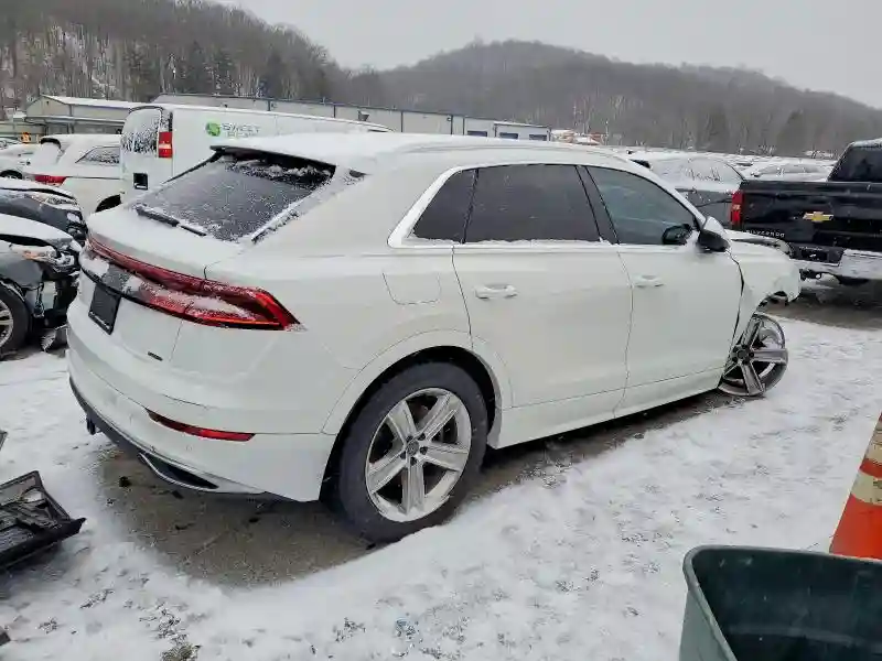 WA1AVAF15KD022657 2019 AUDI Q8-2