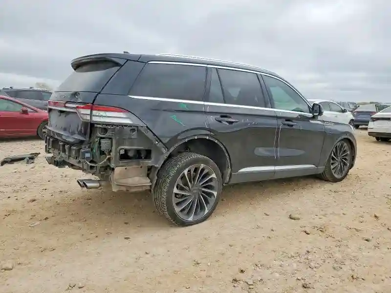5LM5J7XC8LGL35734 2020 LINCOLN AVIATOR-2