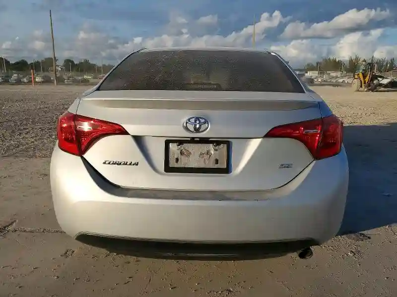 5YFBURHE8JP807150 2018 TOYOTA COROLLA-5