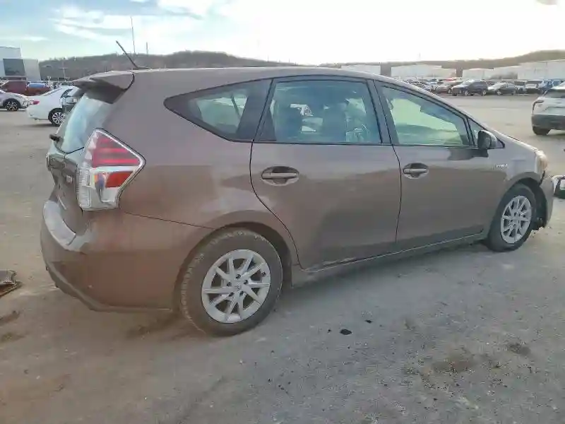 JTDZN3EU8FJ022045 2015 TOYOTA PRIUS-2
