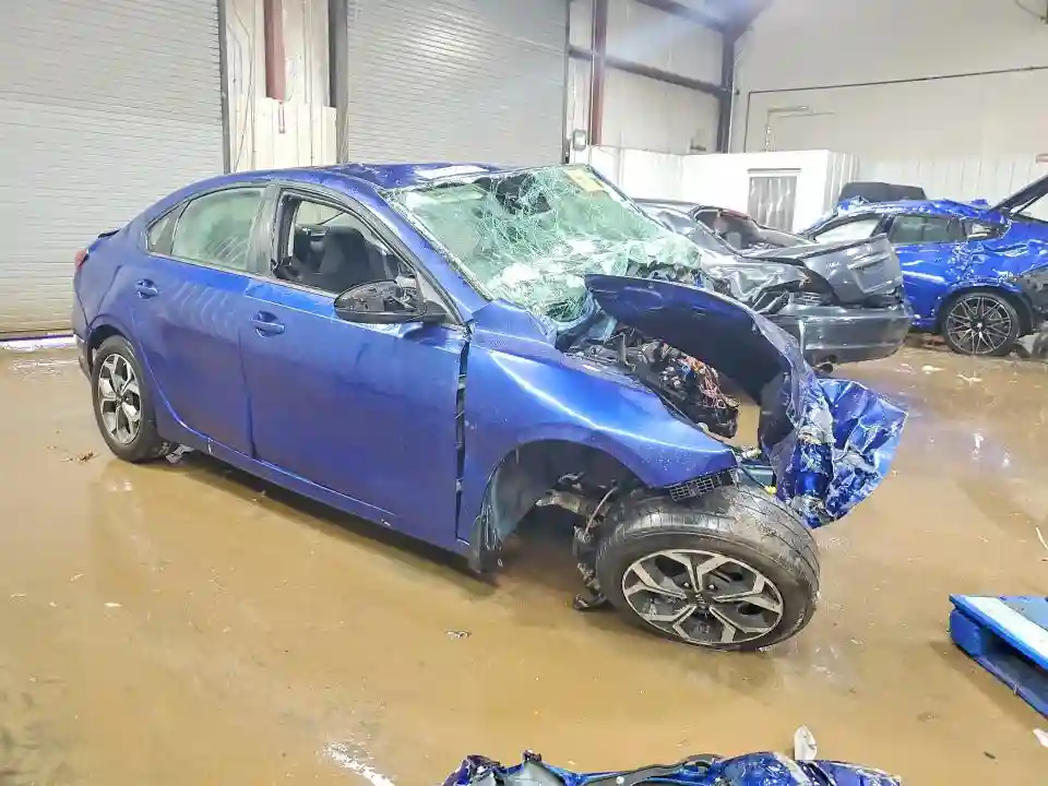3KPF24AD1ME325153 2021 KIA FORTE-3