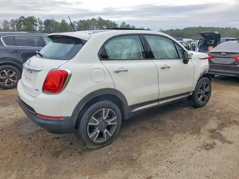 ZFBCFYAB4JP672424 2018 FIAT 500-2