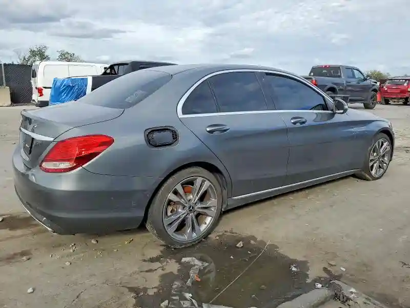 55SWF4JB2JU247103 2018 MERCEDES-BENZ C-CLASS-2