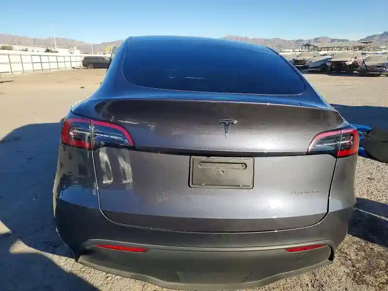 7SAYGDEE1PF905498 2023 TESLA MODEL Y-4