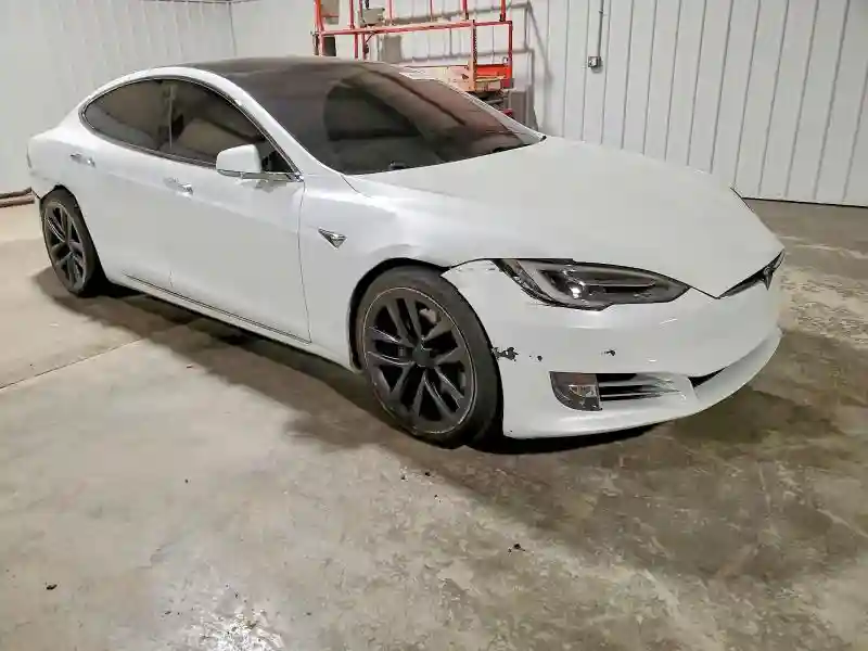 5YJSA1E23JF274091 2018 TESLA MODEL S-3