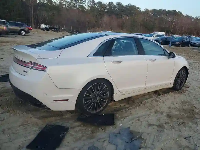 3LN6L2J95FR618297 2015 LINCOLN MKZ-2