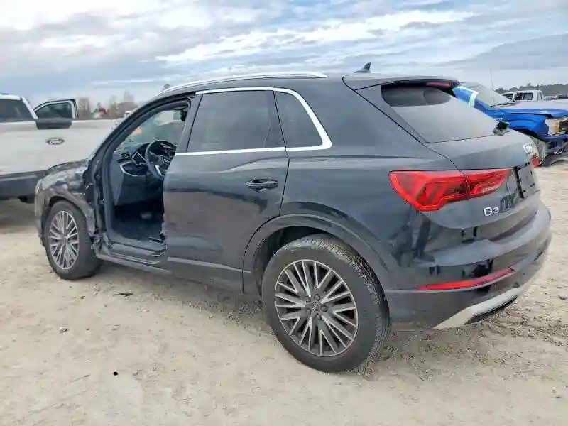 WA1AUCF33M1104780 2021 AUDI Q3-1
