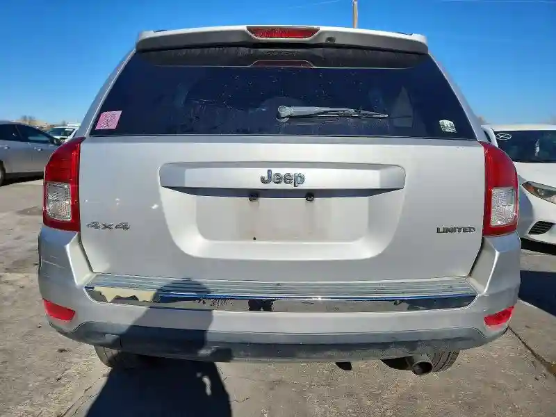 1J4NF5FB1BD135049 2011 JEEP COMPASS-5