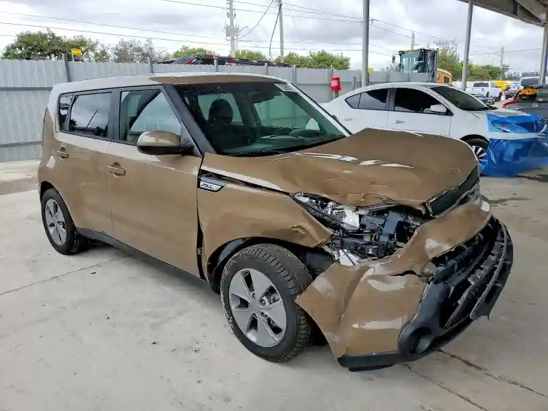 KNDJN2A2XG7269559 2016 KIA SOUL-3