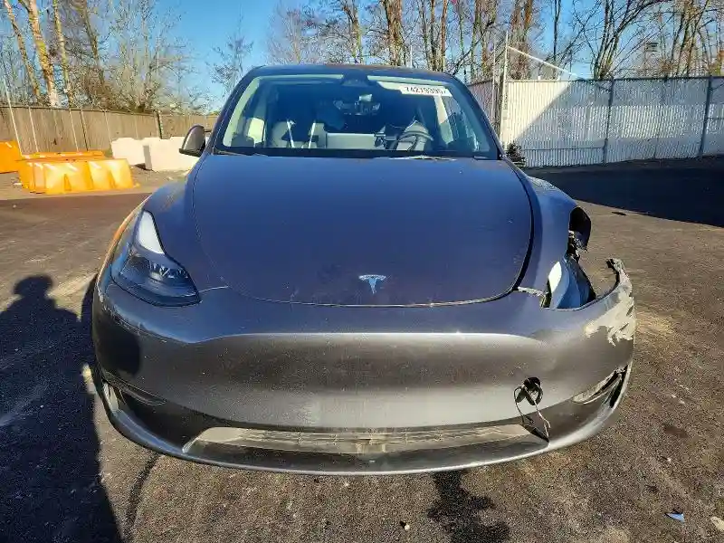 7SAYGAEE7PF771059 2023 TESLA MODEL Y-4