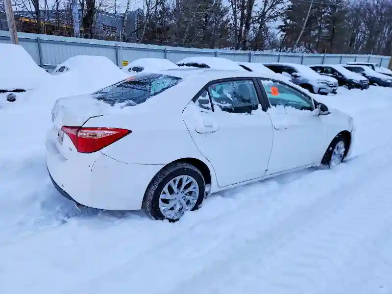 2T1BURHE3JC045247 2018 TOYOTA COROLLA-2