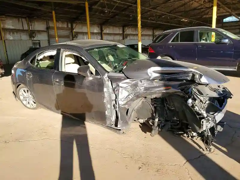 JTHBA1D29G5025207 2016 LEXUS IS-3