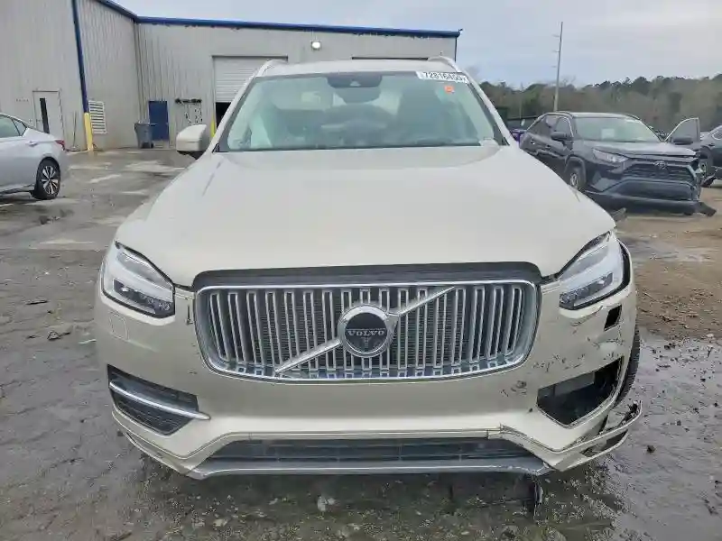 YV4A22PL1H1139373 2017 VOLVO XC90-4