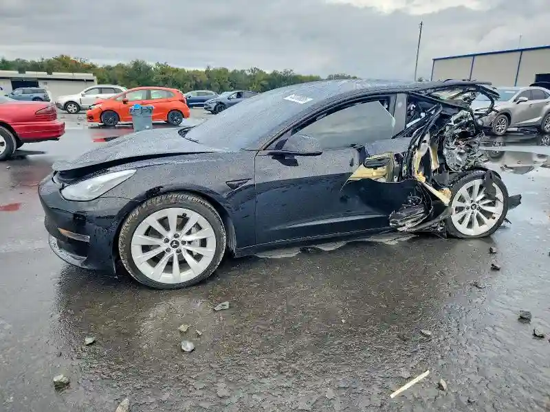 5YJ3E1EB2NF169993 2022 TESLA MODEL 3-0