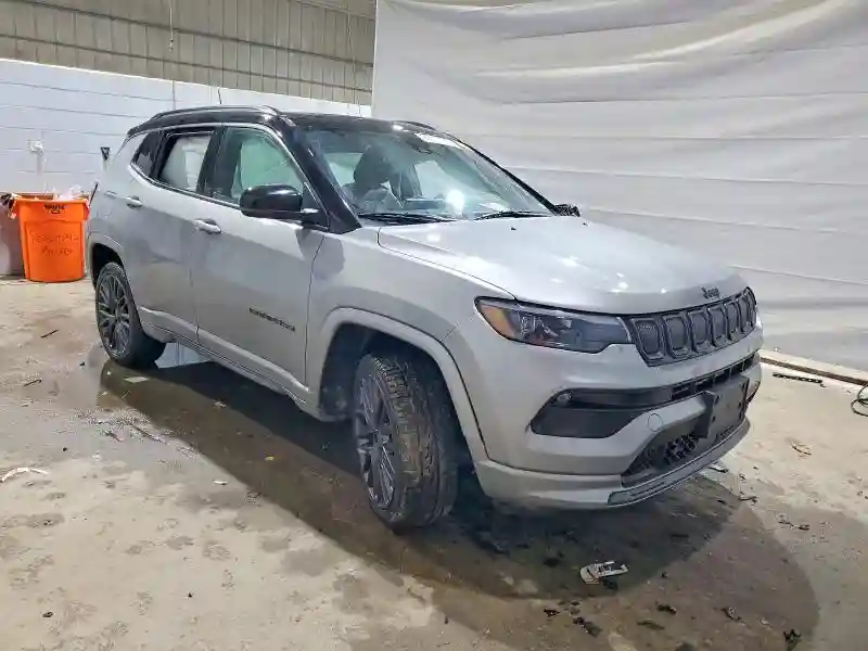 3C4NJDCB7NT147966 2022 JEEP COMPASS-3