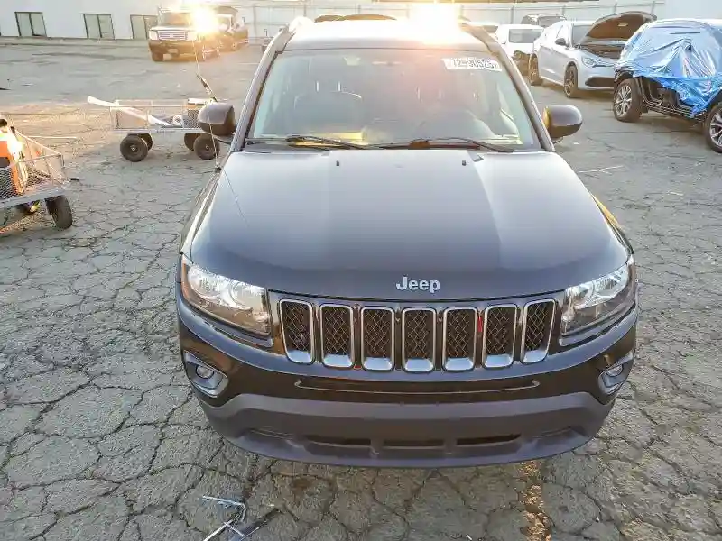 1C4NJCBA9HD173823 2017 JEEP COMPASS-4