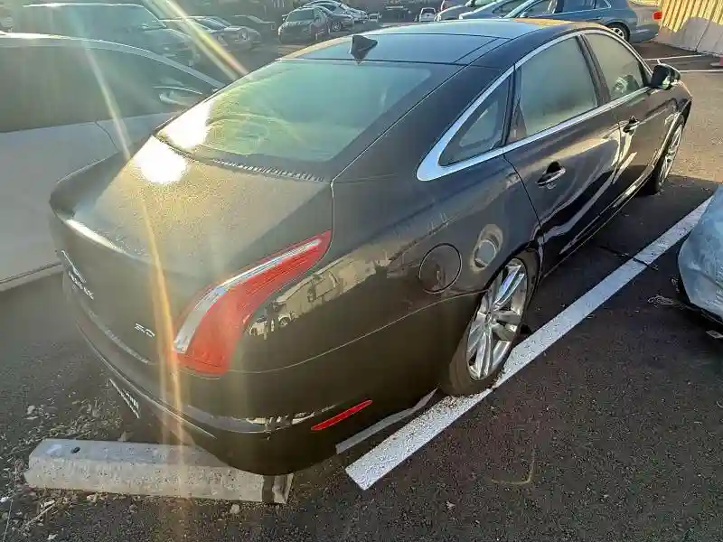 SAJWA2GB2DLV42961 2013 JAGUAR XJ-3