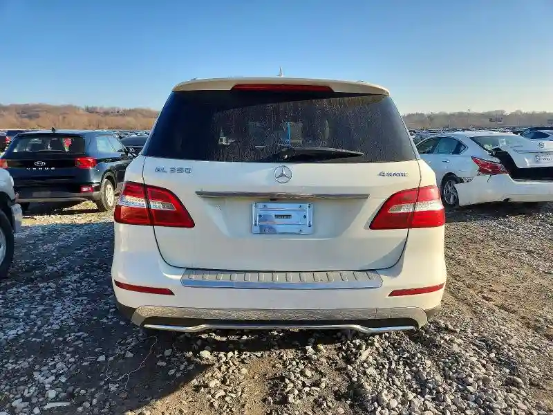 4JGDA5HB8CA026826 2012 MERCEDES-BENZ M-CLASS-5