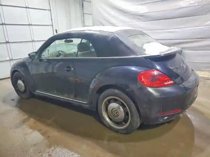 3VW517AT9FM808581 2015 VOLKSWAGEN BEETLE-1
