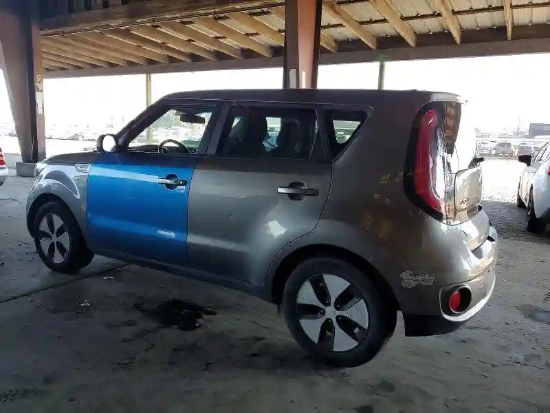 KNDJP3AE3H7022248 2017 KIA SOUL-1