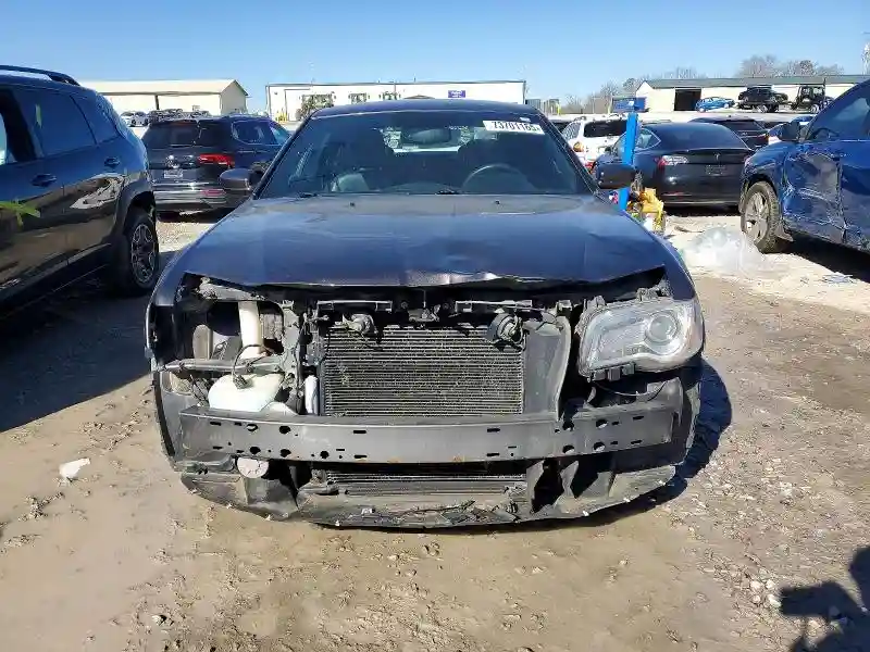 2C3CCAAG3DH572675 2013 CHRYSLER 300-4