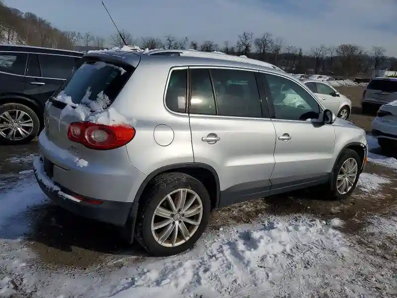WVGBV7AX0BW518992 2011 VOLKSWAGEN TIGUAN-2