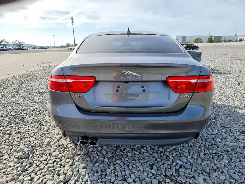 SAJAD4BN8HA952387 2017 JAGUAR XE-5